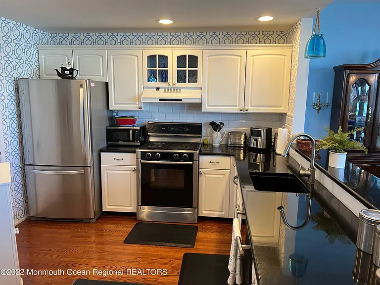 4 Ocean Ave #14 — Photo 10
