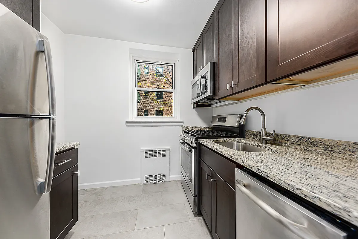 Building Photo - 5535 Netherland Ave #5B