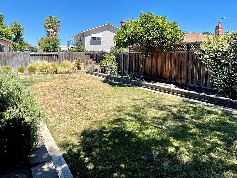 619 Lorren Way — Photo 12