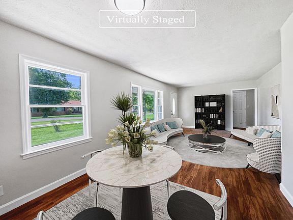 3rd image of 1017 Meadowview Dr
