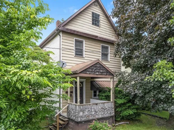 1045 8th Ave, Brackenridge, PA 15014