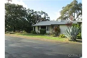 590 Hillcrest Dr photo 1