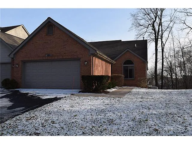 980 Rosewood Ct photo 1