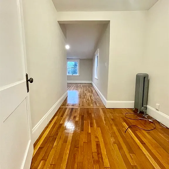 125 Wilmington Ave — Photo 8