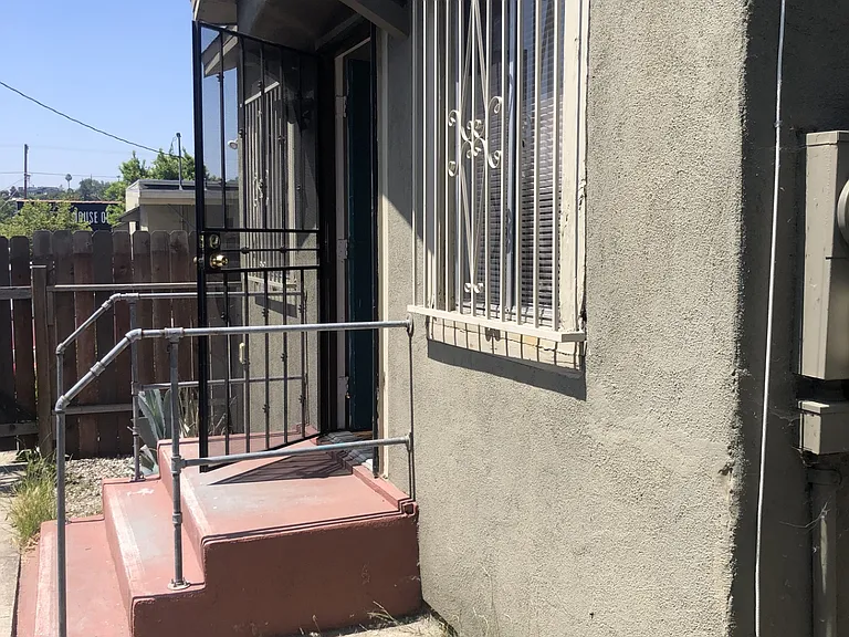 5149 York Blvd — Photo 8