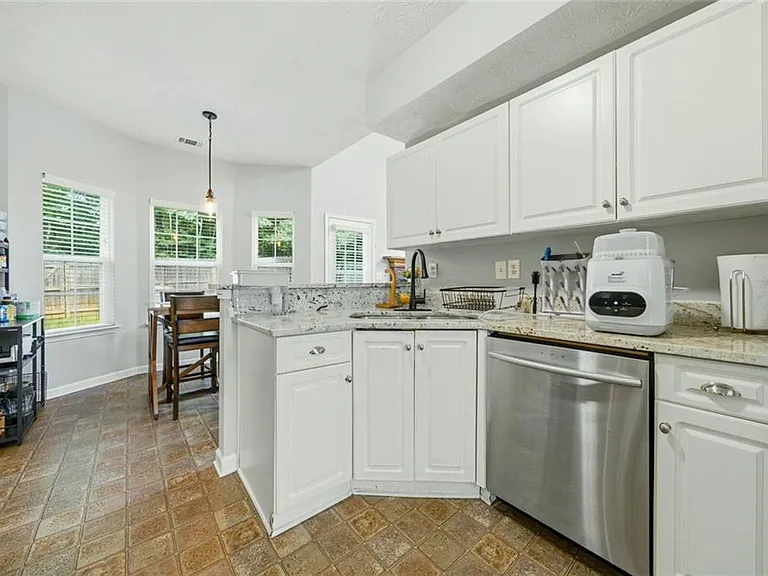 983 Aspen Dr — Photo 14