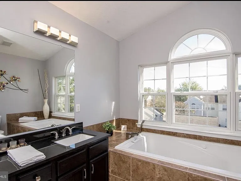 8800 Community Square Ln — Photo 11