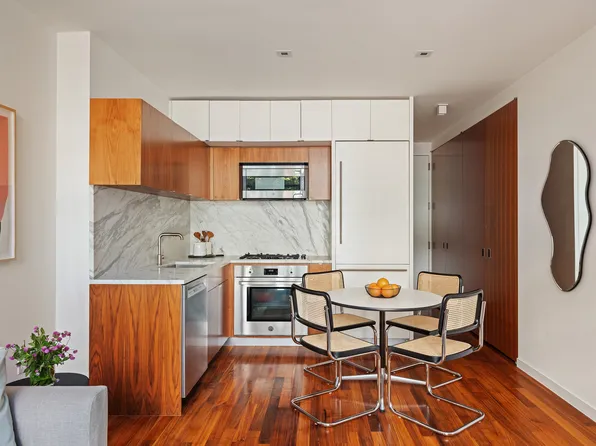 280 Metropolitan Avenue image 4 of 10