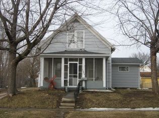 1056 E 5th Ave, Monmouth, IL 61462