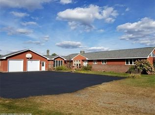 132 Cedar Ln, Farmington, ME 04938