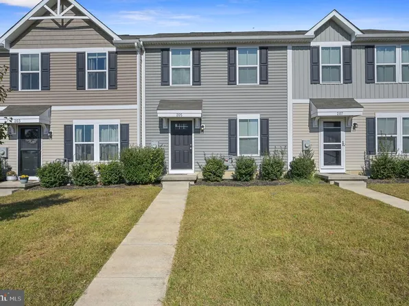 205 Lady Bug Dr, Dover, DE 19901