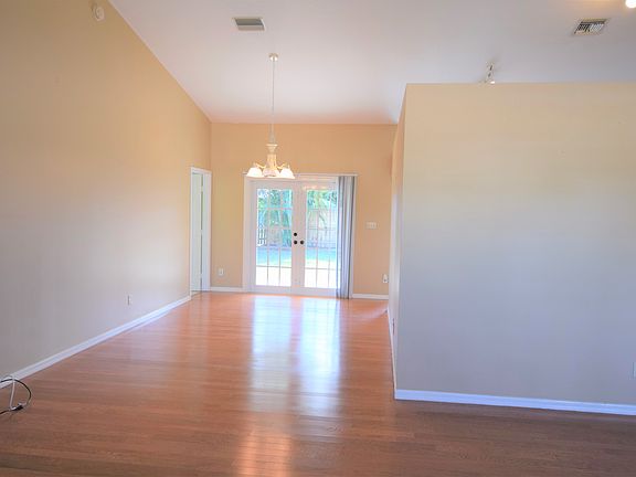 5th image of 4120 SE Kubin Ave