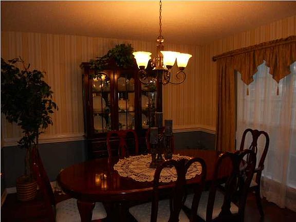 5th image of 6221 Pine Laurel Ct