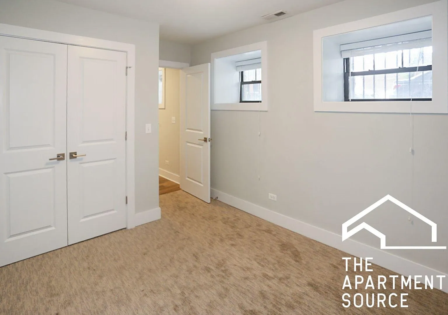 Charming 3 Bed Condo in Chicago - 1.5 Bath, Great Location - $2950/mo — Photo 3