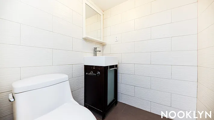 Rented by Nooklyn NYC LLC | media 9