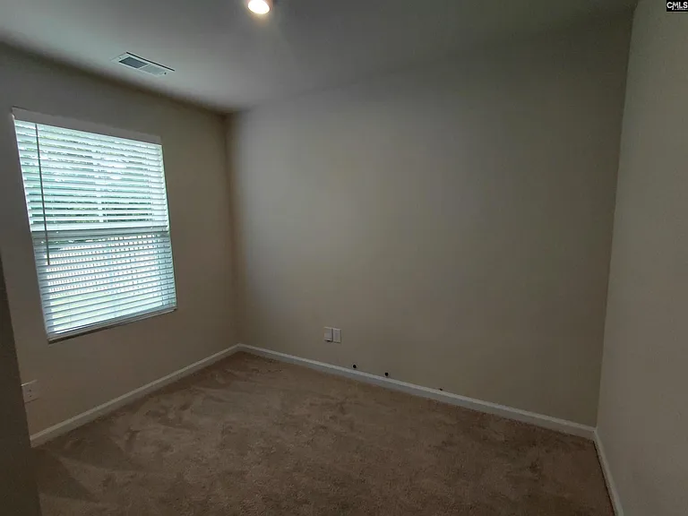 329 Saskatoon Dr — Photo 8