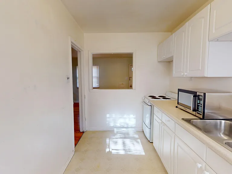 2525 S Clayton St — Photo 7