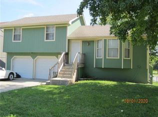 7201 N Stark Ave, Kansas City, MO 64158