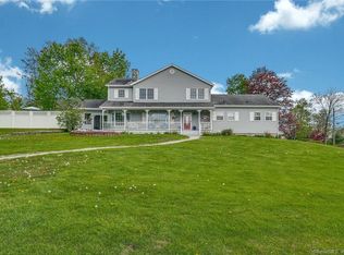 1 Powder Horn Hl, Brookfield, CT 06804