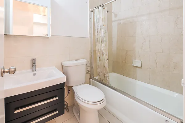 Rented by Samuel Realty Group LLC | media 4