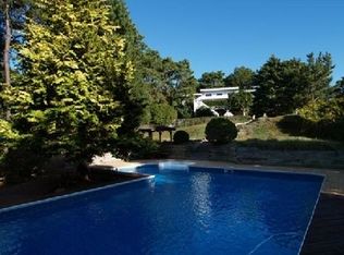 22 Highland Rd, Southampton, NY 11968