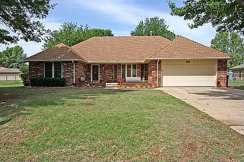 1st image of 1401 Cherry Ln