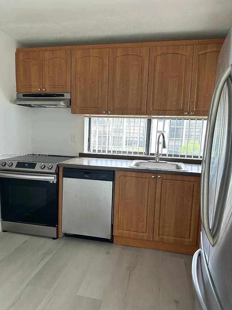 Plaza Of Americas Condo 4 — Photo 1