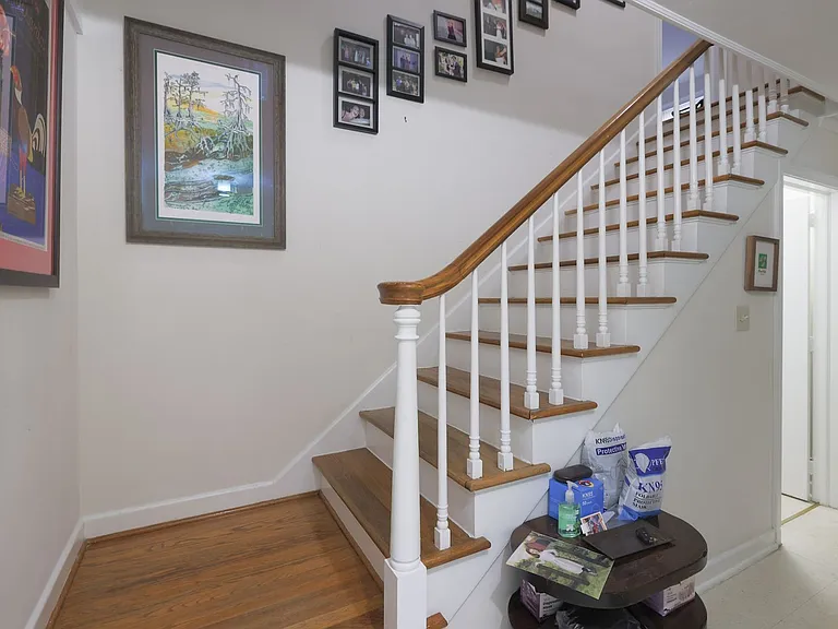 1115 Woodburn Rd — Photo 4