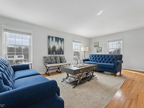 4th image of 580 Heritage Rd