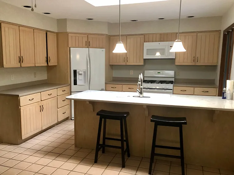 kitchen before new flooring