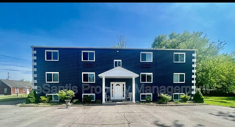 628 Steele St #3