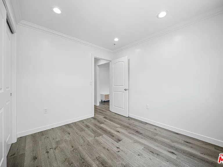 238 Thorne St #A — Photo 12
