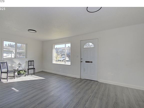5th image of 105 redpath Street
