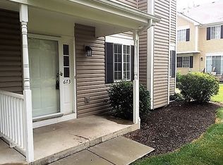 673 Silver Creek Rd, Woodstock, IL 60098