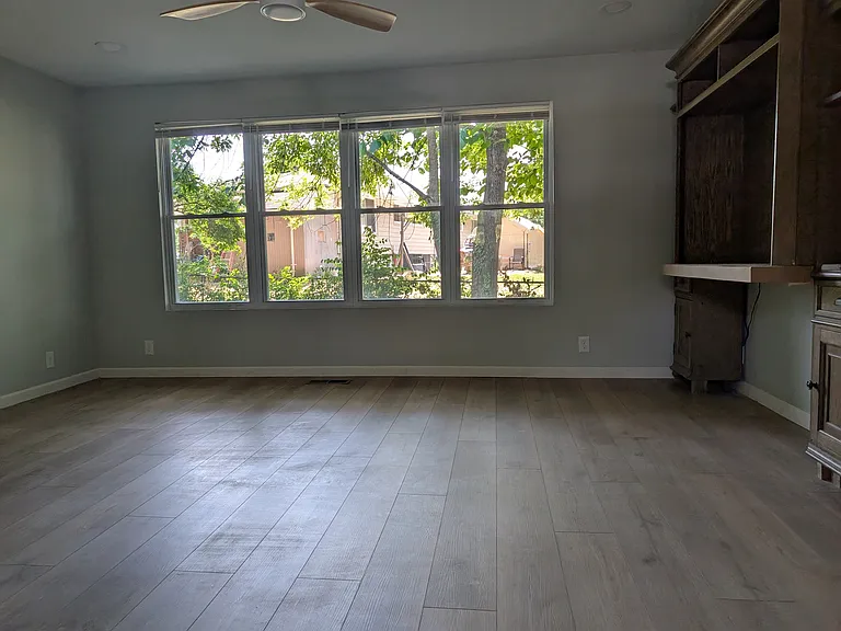 101 Marshall Cir — Photo 5