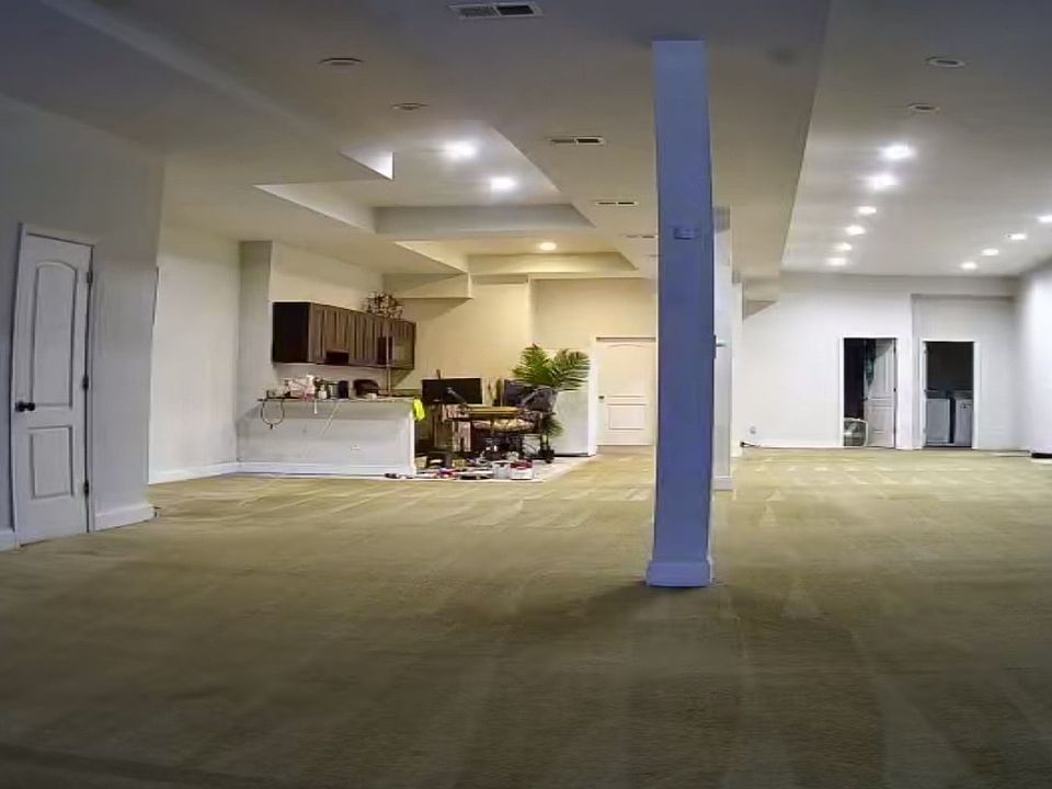 1st image of 3701 E Lombard St #3701