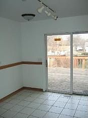 3rd image of 875 Woodlawn St