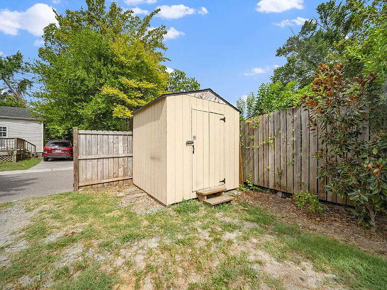 1109 Orange St — Photo 53