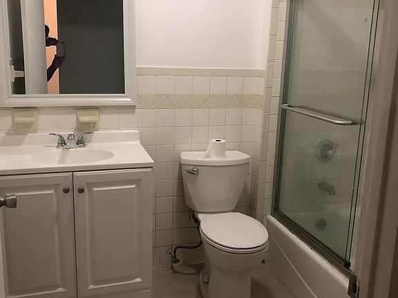 5th image of 16 Mount Vernon Ave APT 1
