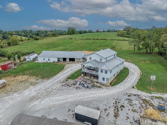3rd image of 2700 Upper Sharpsburg Rd