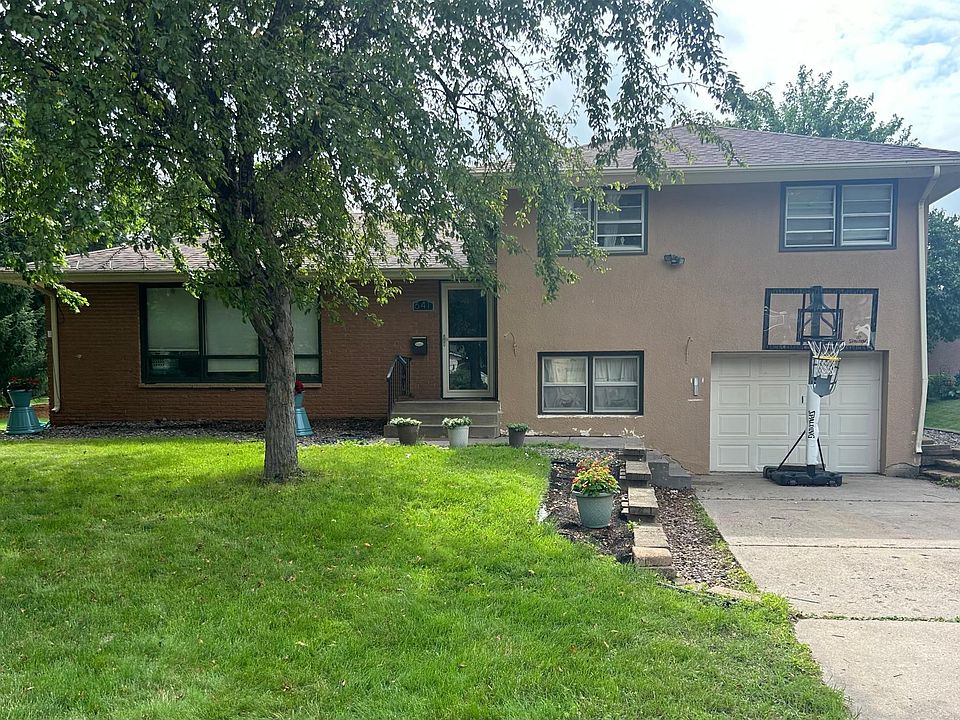 1st image of 641 Cresthaven Dr