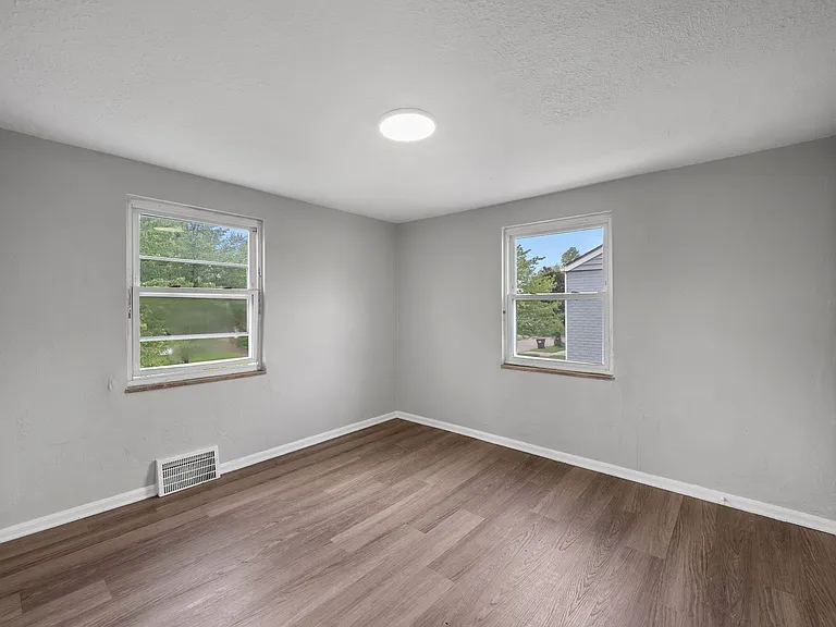 21001 Priday Ave — Photo 13