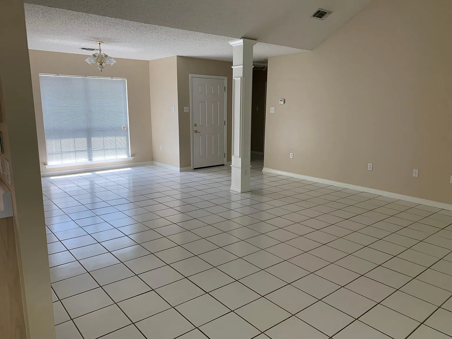 369 E Suncrest Loop — Photo 2