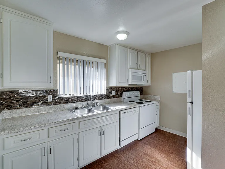 Highlander Park Apartments — Photo 45