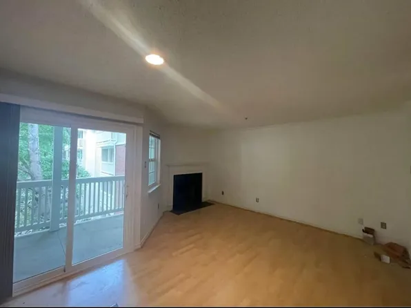 1524 Lincoln Way APT 304, Mc Lean, VA 22102