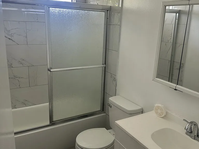 6318 Gentry St #D — Photo 2