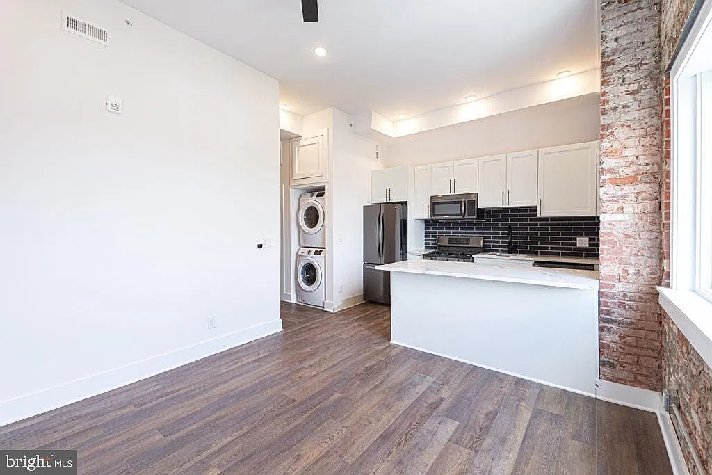 1 bed, 1.0 bath, $1,745 — Photo 1