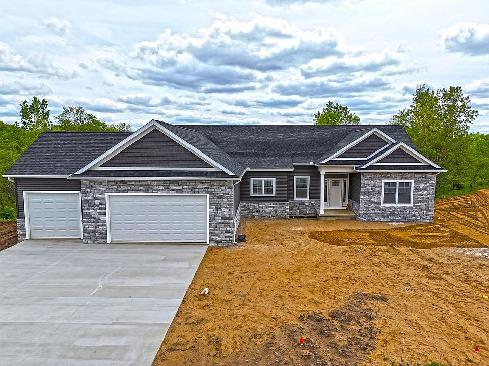 1st image of 70055 Ashley Dr