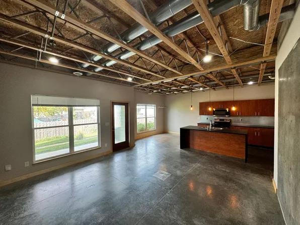 205 Silo Pl, Manhattan, KS 66502