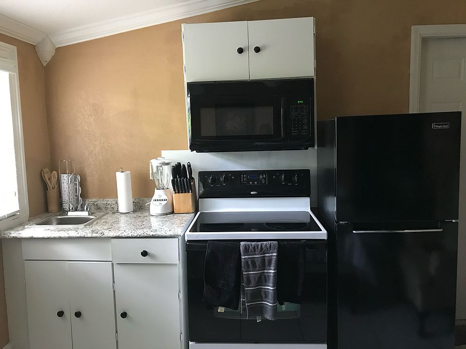 1st image of 19000 NW 7th Ave